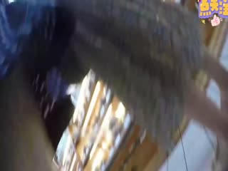 [偷拍] 超市尾随 =:狂拍！年轻美女裙+%底春)光全泄露